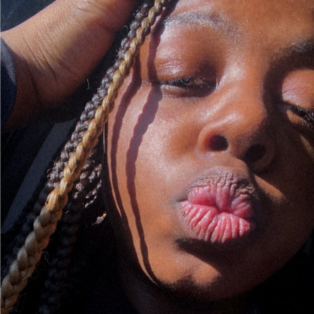 Meet your Posher, Simone
